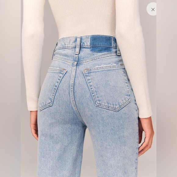 Abercrombie & Fitch 90’s Straight Asymmetrical Jeans - Picture 3 of 10